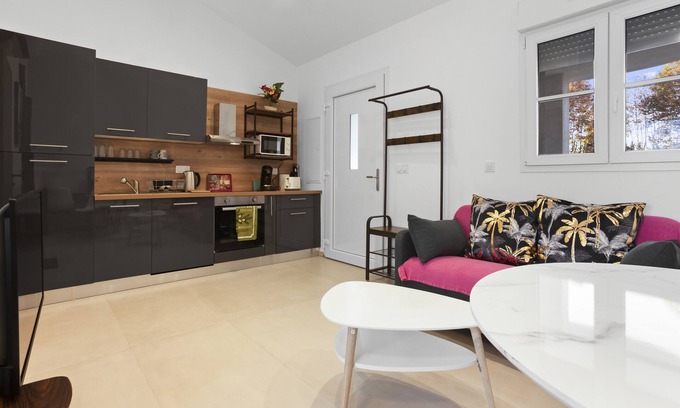 Frejus Plage Apartment | Pleasant Stay at La Casa 177 - 4 | Private Balcony, Wi-Fi, Air Conditioning