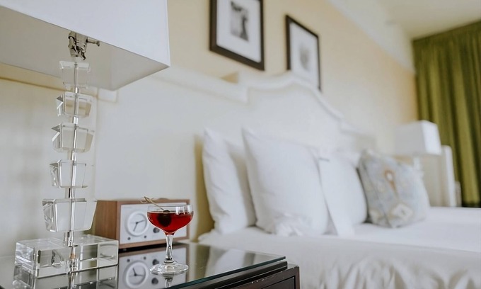 Goose Hollow Hotel | Pleasant Stay! Pet-friendly Accommodation Close to Powell's City of Books!