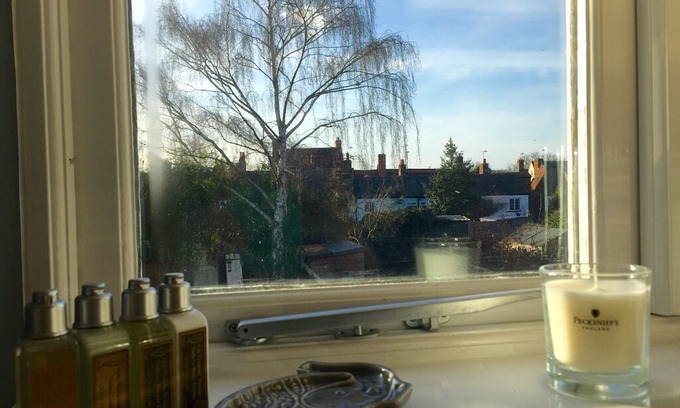 Watlington House | Plum Tree Cottage - Treat yourself to a little spoiling!