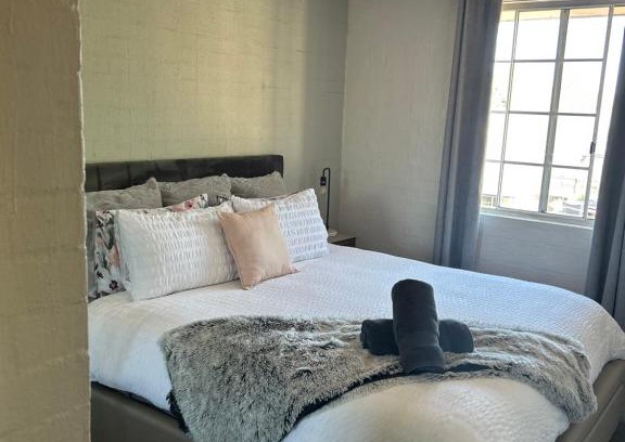 Kingston Apartment | Plush 2 bedroom apartment Kingston