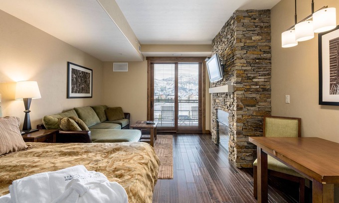 Steamboat Springs Apartment | Plush studio next to Wildhorse gondola w/shared pool, hot tubs, fitness & more