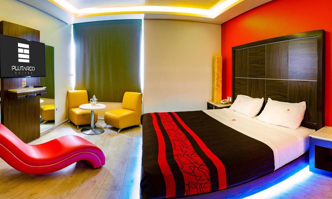 Ixtacalco Hotel | Plutarco Suites