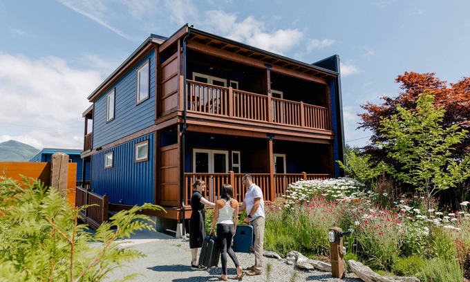 Ucluelet Hotel | Pluvio Restaurant and Rooms