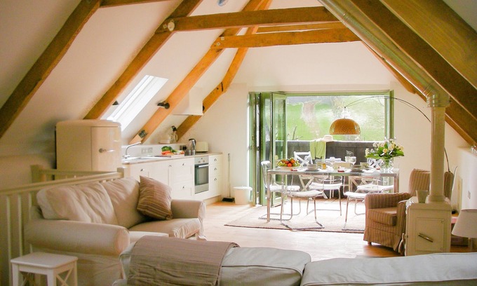 Kingsbridge House | "Plympton Barn" Beautiful Barn, Walking Distance To Beaches + Salcombe