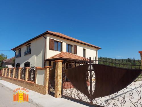 Teliucu Inferior Villa | POARTA SOARELUI