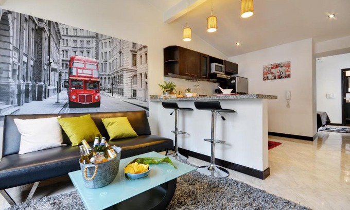 Zona Rosa Apartment | Poblado Suites by Lifeafar