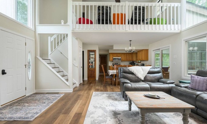 Pocono Pines House | Pocono Escape | Style & Serenity