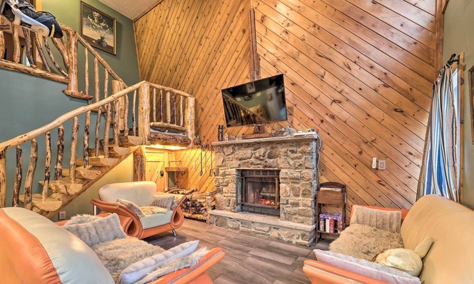 Tobyhanna House | Pocono Mtn Getaway w/ Fire Pit & Lake Access