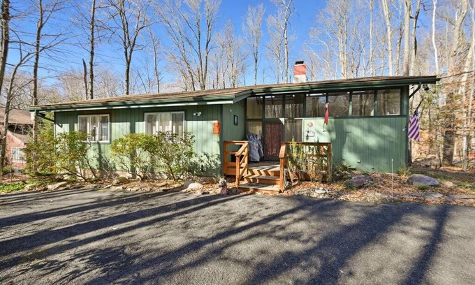 Pocono Pines House | Pocono Pines, Lake Naomi 4 bedrooms, 2 full bath