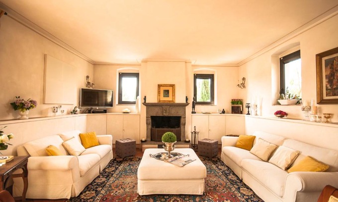 Prato Bed & Breakfast | Podere La Rondine