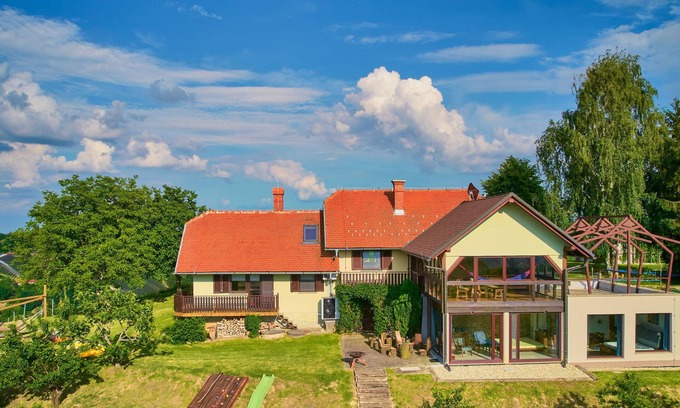 Ljutomer House | Podhamer by Interhome