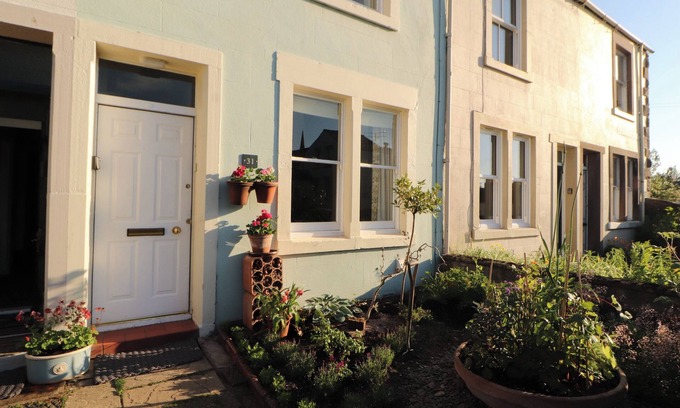 Cockermouth Cottage | POETS RETREAT, family friendly, with open fire in Cockermouth