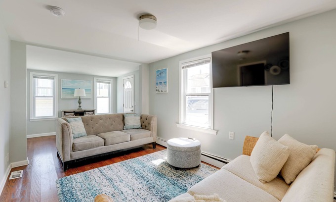 Point Pleasant Beach Apartment | Point Pleasant Beach Retreat - Near Jenkinson’s!