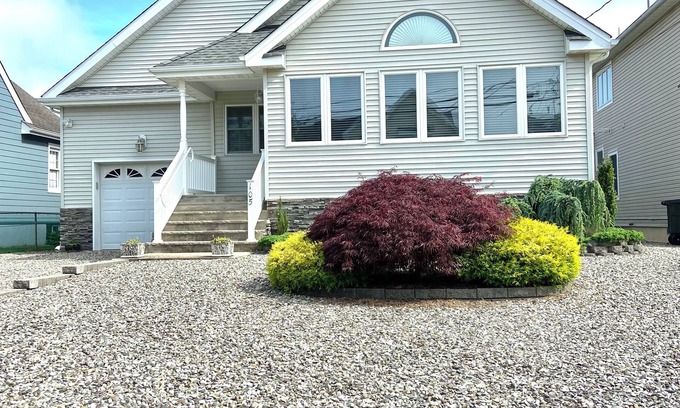 Point Pleasant Beach House | Point Pleasant includes 3 beach badges 2 bikes