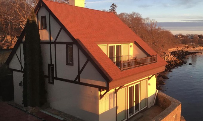 Gloucester Apartment | Point Radio Cottage