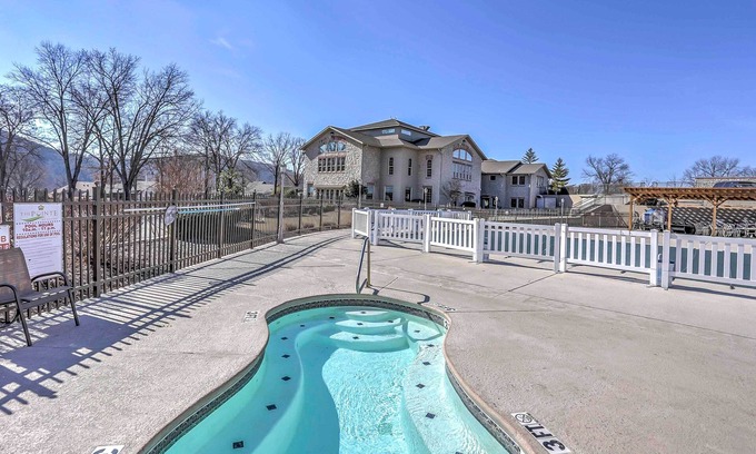 Table Rock Condo | Pointe Royale Condo w/ Pool Access on Golf Course