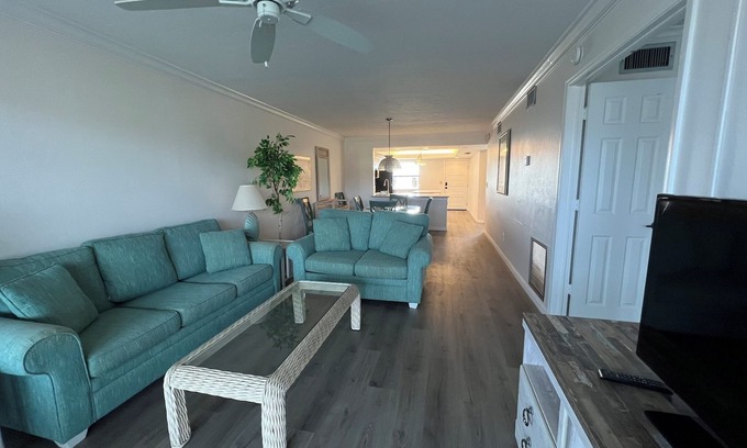Sanibel Condo | Pointe Santo B35 on Sanibel Island. Lovely view of the beach and the pool.
