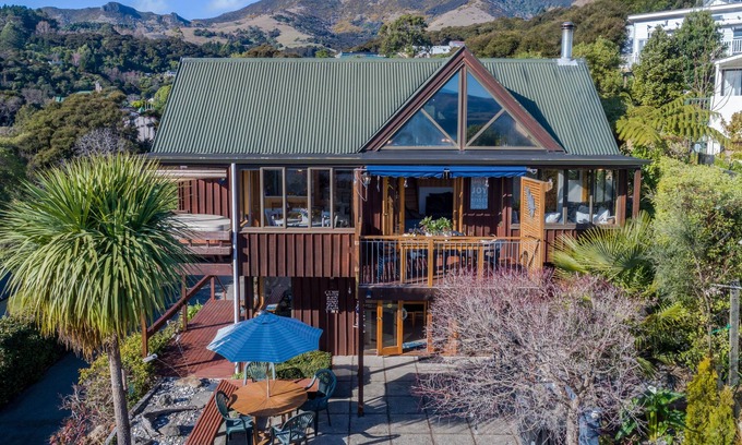 Akaroa House | Pointers - Akaroa Holiday Home