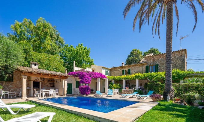 Pollensa Villa | Pollensa walking distance traditional villa Miquel