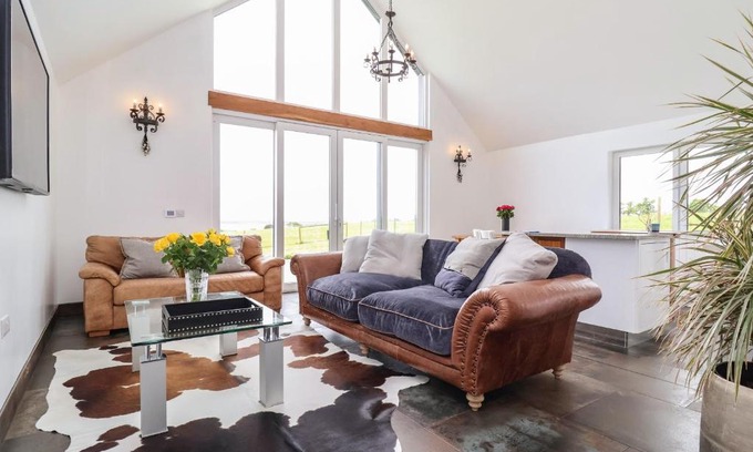Martlesham Heath House | Polly's Annexe
