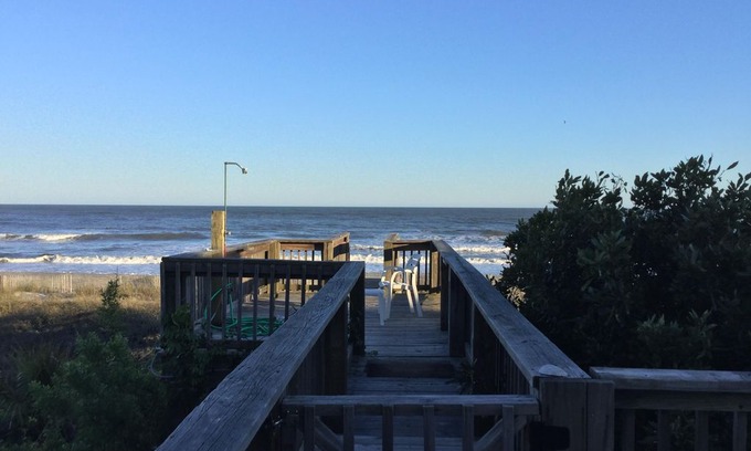 Folly Beach House | Polly's Folly OceanFront Beach House sleeps 14 with laid back/casual vibe