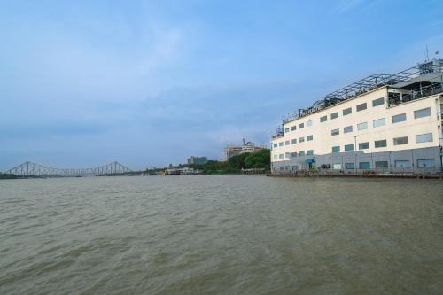 Kolkata Hotel | Polo Floatel Kolkata