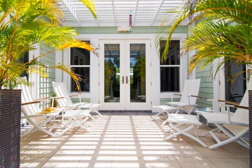 West Bay House | Pomegranate Cottage - Micro-Resort in West Bay