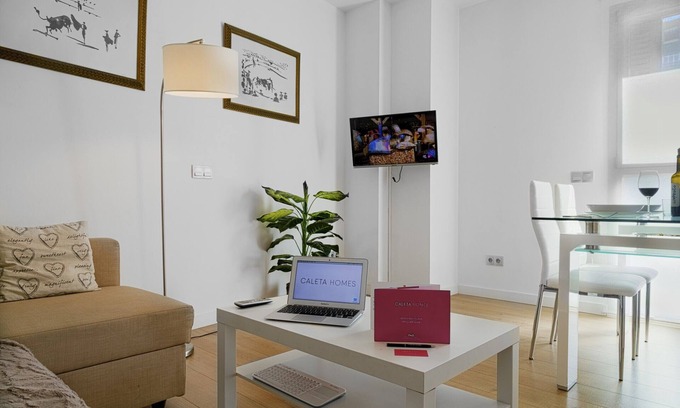 La Malagueta Apartment | Pompidou Superior 4B