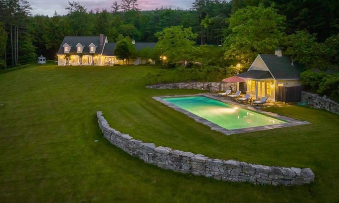 West Hartford House | Pond, Pool, Mountain Views | Au Bout du Chemin