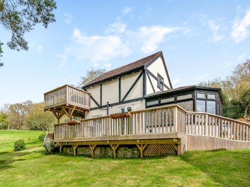 Heathfield House | Pond View
