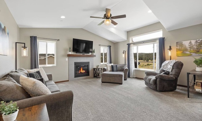 Colonial Pine Hills House | Ponderosa Mile Retreat