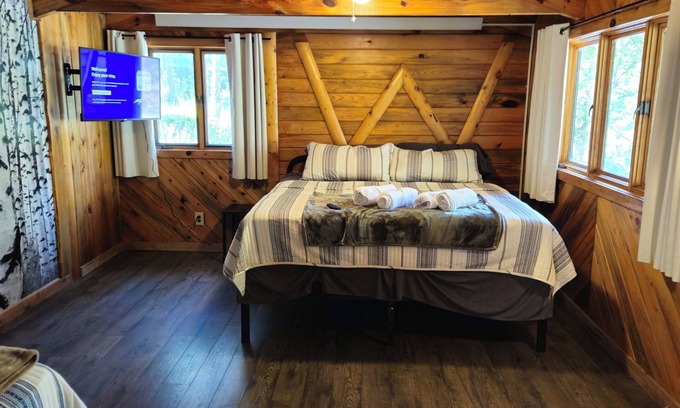 Deadwood Hotel | Ponderosa Pines