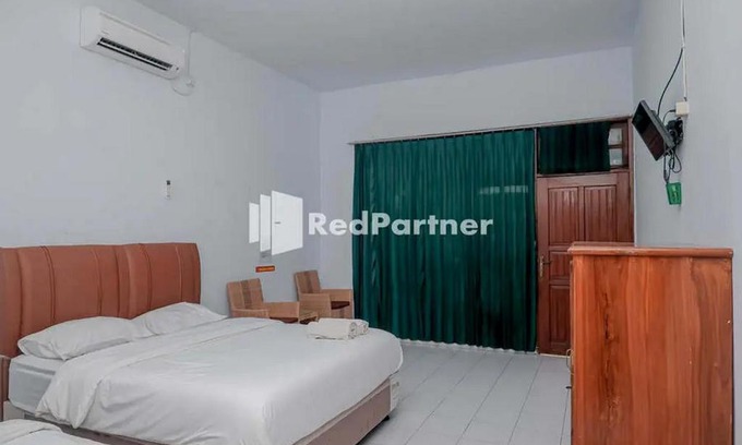 West Cirebon Hotel | Pondok Damai Guest House Syariah Mitra RedDoorz