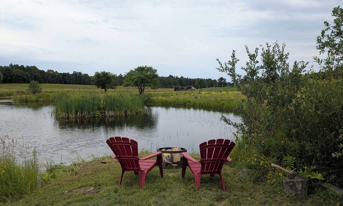 Powassan Cabin | Pondside Yurt Stay on a Heritage Farm with Trails, Sauna & Scenic Views