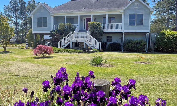 Deep Hole House | PonyTime - 4BR WATERFRONT home in Oyster Bay. Dock,decks,Hot Tub,NO LINENS