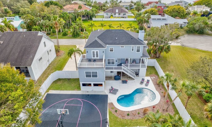 Trailer Estates House | Pool bball gym near beach & IMG