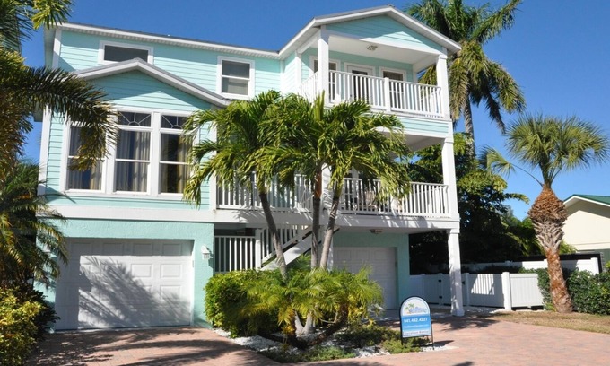 Holmes Beach House | Pool - Casa Del Mar by SeaBreeze Vacation