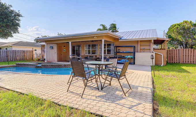 North River Shores House | Pool, Game Room & Fire Table: Stuart Oasis