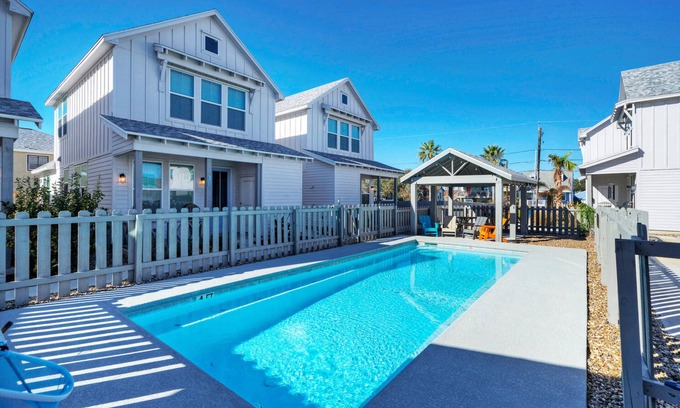 Old Town House | Pool, Heart of Old Town, Walk to Eateries & Marina | Breakaway by AvantStay