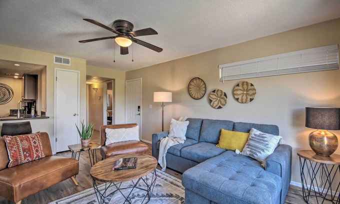Paradise Valley Village Condo | Pool, Hot Tub & Golf Course Views: Scottsdale Home