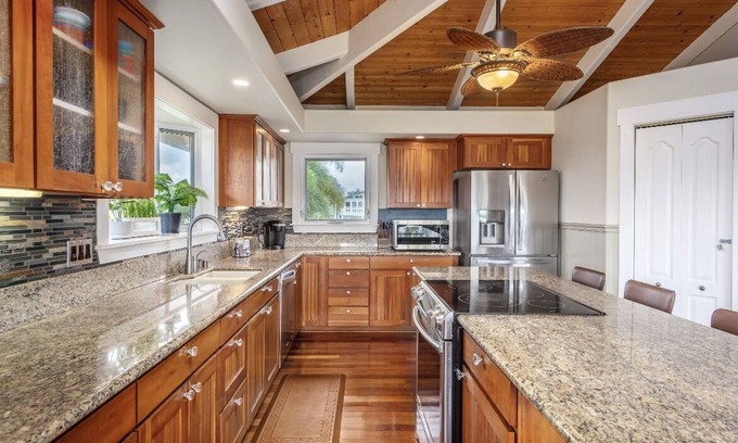 Princeville House | Pool/HotTub/Bikes 4000 SqFt with AC in all bedrooms!