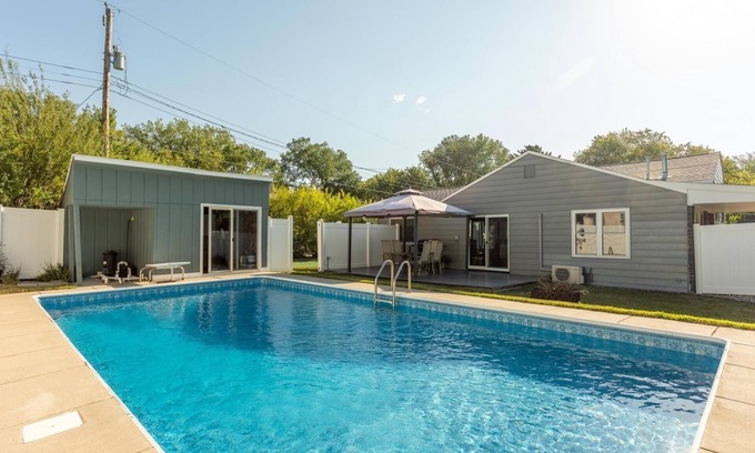 Starbuck House | Pool house in the heart of Starbuck 3min drive to Lake Minnewaska/Starbuck Beach