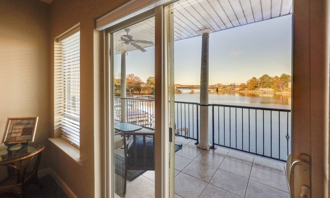 Lake Hamilton Apartment | Pool & Lake Hamilton Access: Hot Springs Condo!