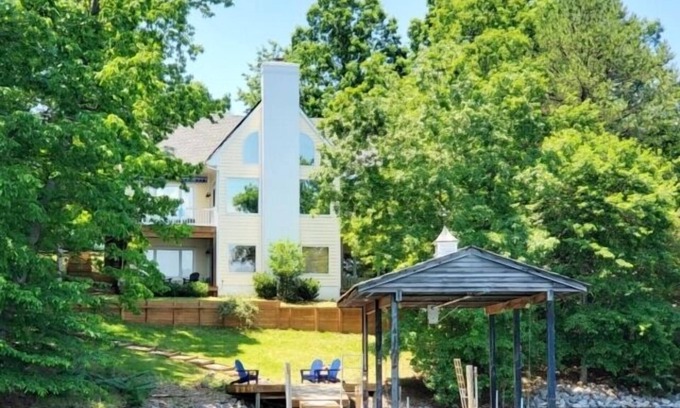 Smith Mountain Lake House | Pool table, Paddle board, Kayak, EZ dock, floater dock, WiFi.