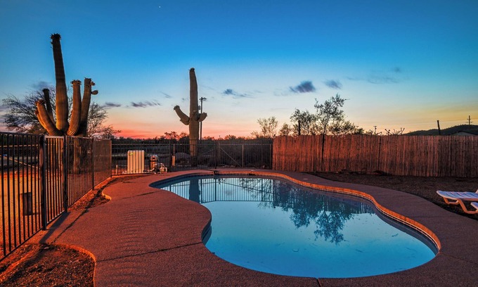 Tucson Estates House | POOL & views! Serenity SW