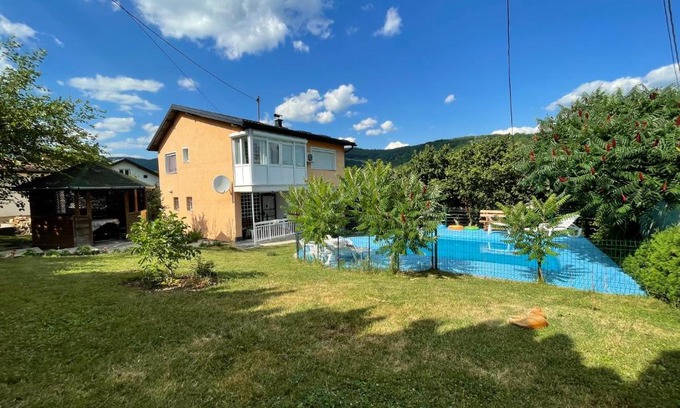 Krivoglavci Villa | Pool Villa Sarajevo