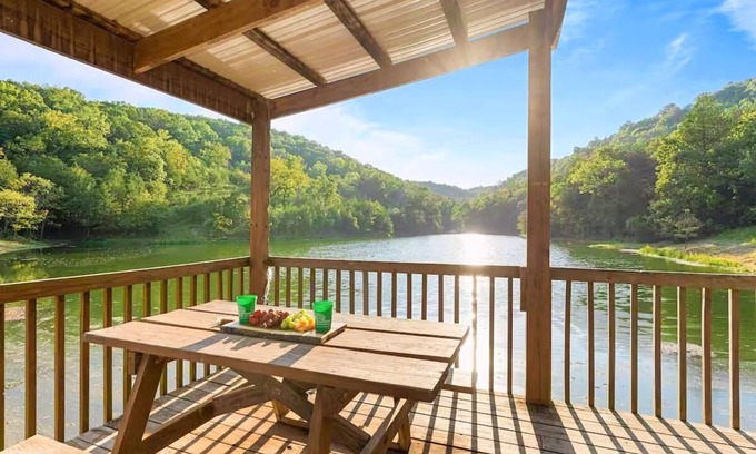Branson West House | Pools, Hiking & Lake, Ping Pong, Shuffleboard! Close to SDC, Lake, Shows