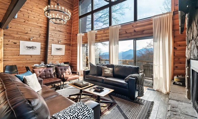 Chalet Village Cabin | Pools Pickleball Wood Fireplace HotTub Early Checkin