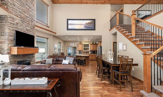 Branson House | Pools, Pool Table, Rec Room, Splashpad, Waterslide