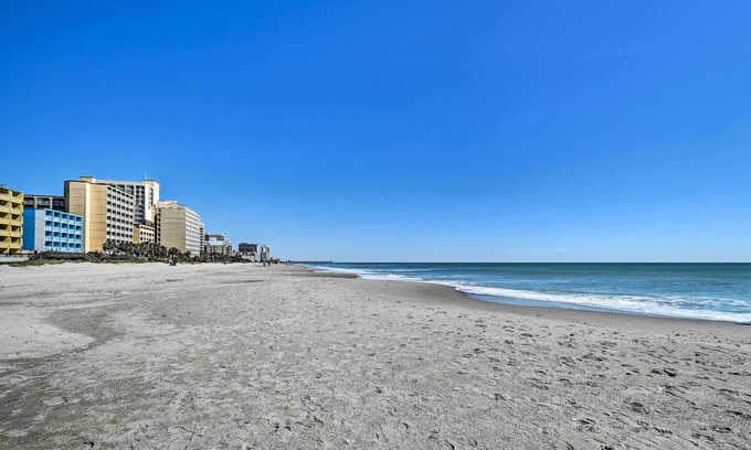 Myrtle Beach Apartment | Pools & Spas: Beachfront Studio at Landmark Resort